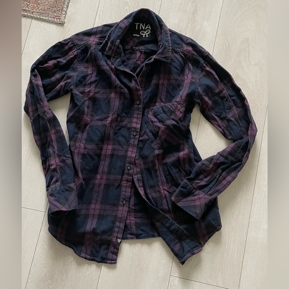 Aritzia cotton flannel shirt - Picture 3 of 3